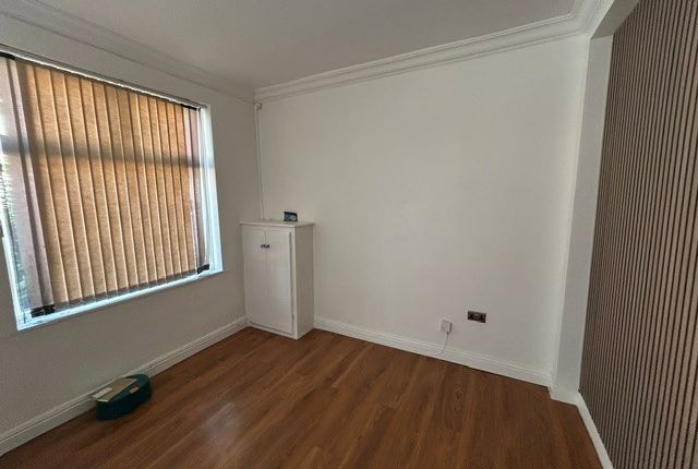 37, Walsall photo 2