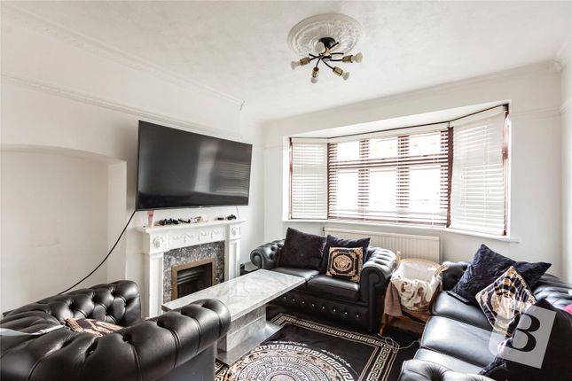 36, Sedgemoor Drive, Dagenham photo 2