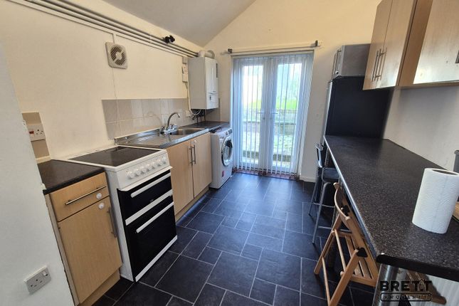 17, Robert Street, Milford Haven photo 5