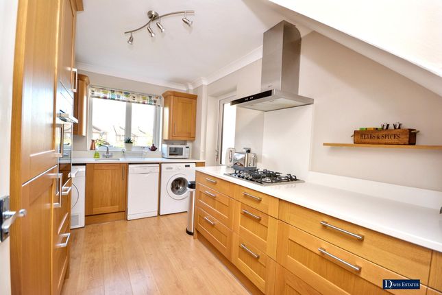 55a Carlton Road, Romford photo 3