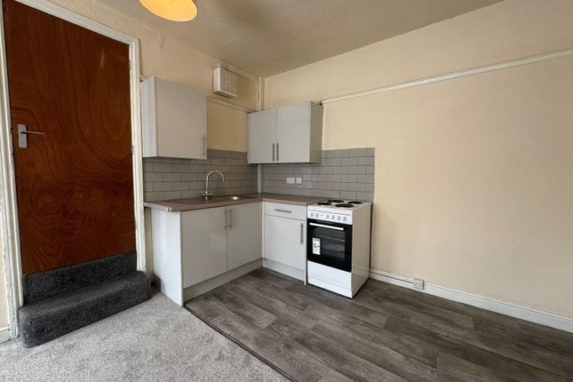 16, Victoria Road, West Yorkshire photo 3