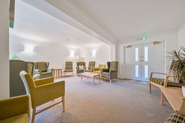 17 Hopton Court,, Forge Close, Kent photo 4