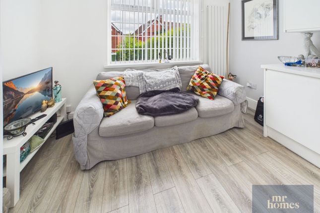 19, Ronald Place, Cardiff photo 4