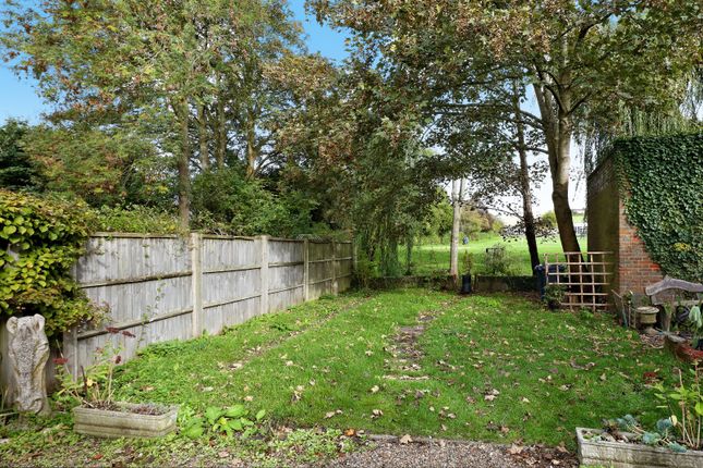 167, High Street, Buckinghamshire photo 4