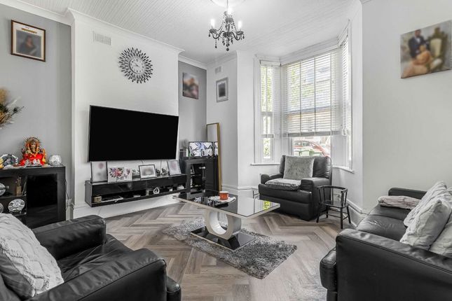 75, Regina Road, London photo 2