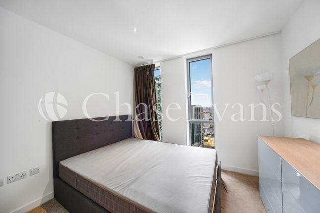 East Tower, Pan Peninsula, Canary Wharf photo 5