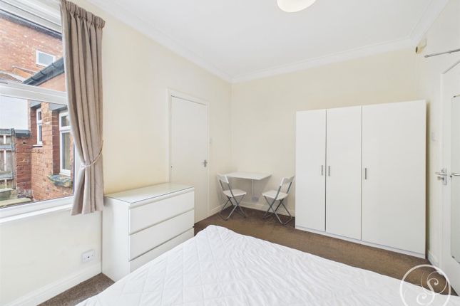 Flat 1, 13, Hawthorn Vale, Chapel Allerton photo 3