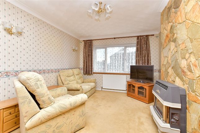 Wentworth Drive Rainham, Gillingham photo 4