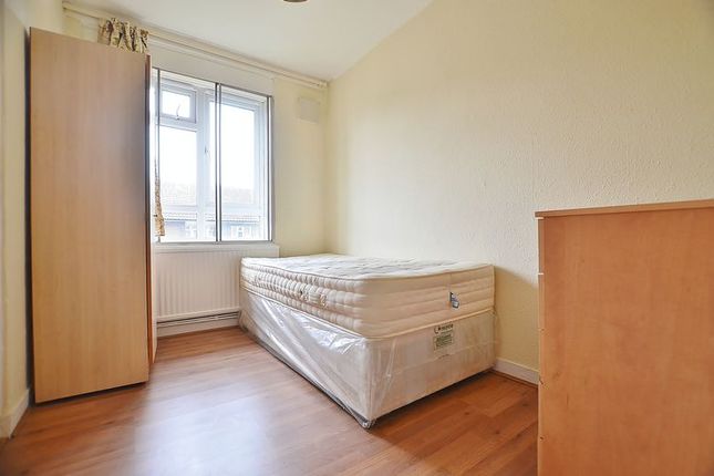 Flat to rent in Woodberry Down Estate, London