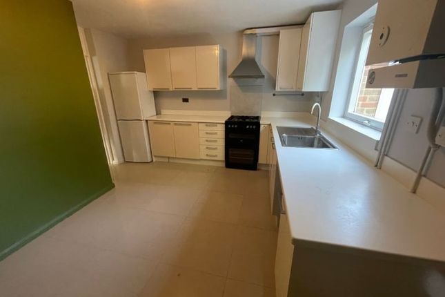 7, Aplin Way, Greater London photo 2