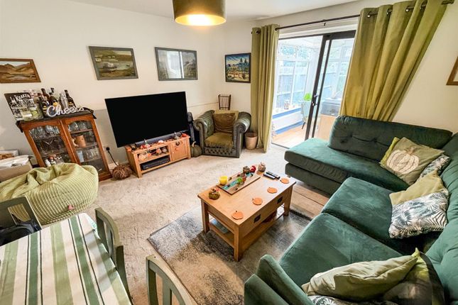 Meadow Drive, Oswestry photo 4