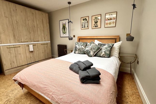 Flat 1a, 128, Talbot Road, London photo 3