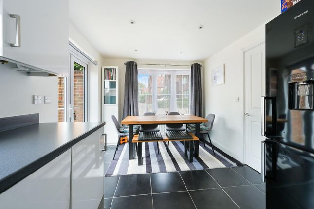 81, Preston Manor Road, Tadworth photo 3