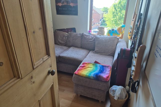 206, FRODSHAM photo 5