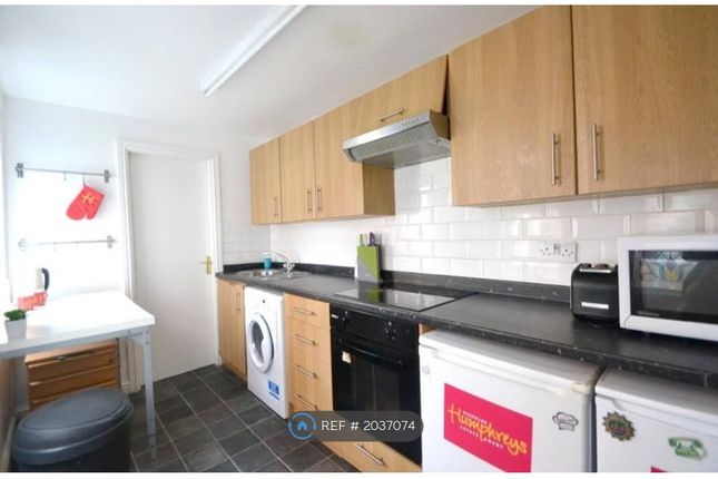 Terraced house to rent in Lower Road, Beeston, Nottingham