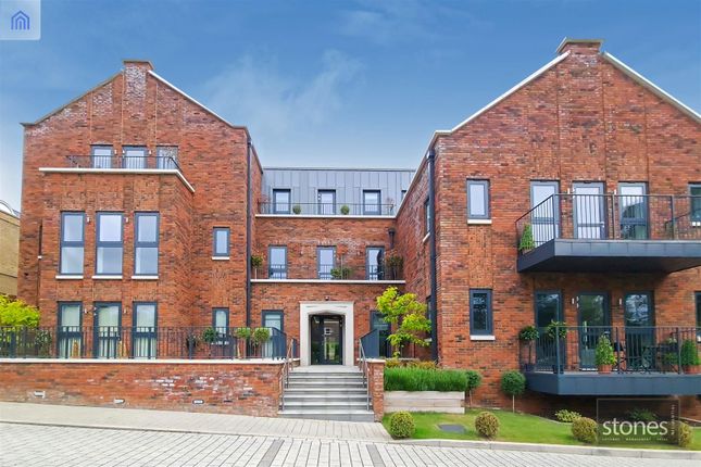 2 bed flat for sale in Watford Road, Radlett WD7