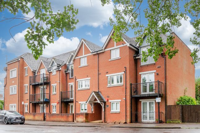 Thumbnail Flat for sale in Water Eaton Road, Oxford