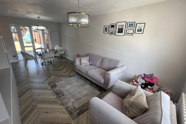 28, Nutgrove Close, Birmingham photo 3