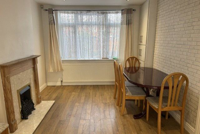 64, Brentvale Avenue, Wembley photo 3