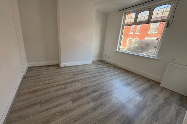 13, Whitworth Road, WELLINGBOROUGH photo 3