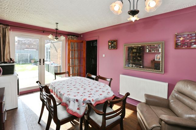 3, Forest Way, Gosport photo 3