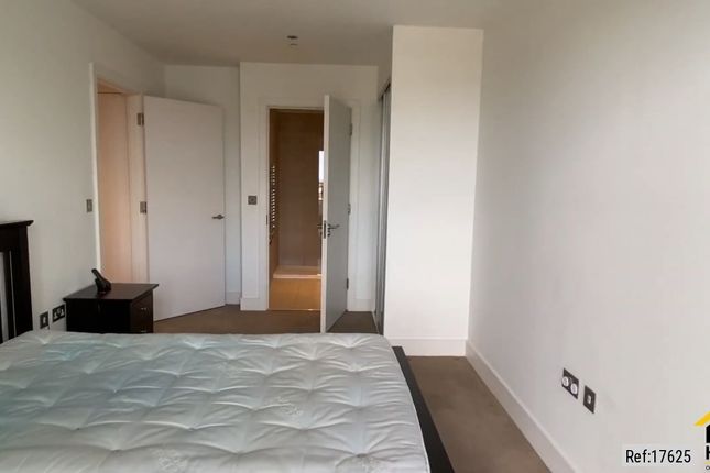 21 Macklin Street, London photo 4