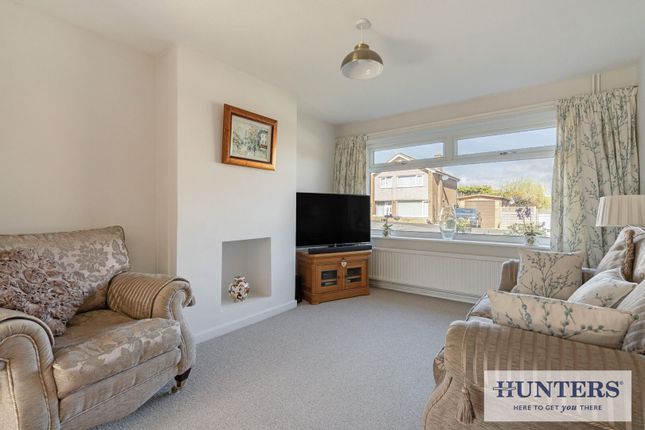 34, Fieldhead Drive, Leeds photo 3