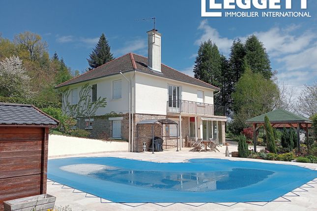Thumbnail Villa for sale in Neuvic, Corrèze, Nouvelle-Aquitaine