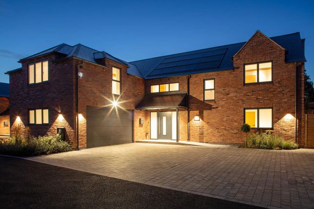 5-bed detached on Main Road, Nottingham, £1,475,000