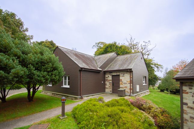 2-bed caravan on Lodge 301, Trenython Manor, Par, £200,000