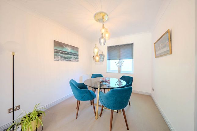 10, Greystones Court, Leeds photo 4