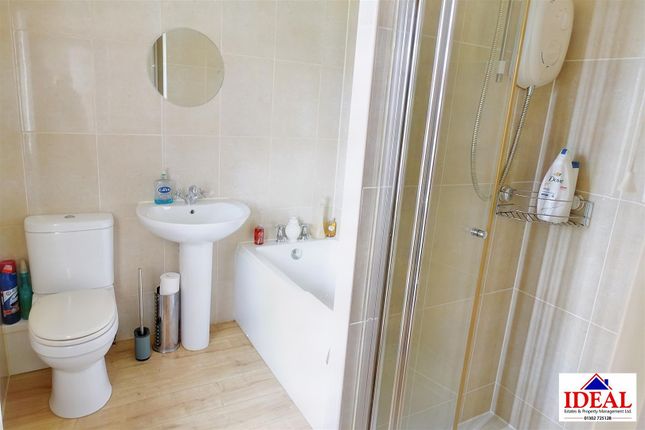 End terrace house for sale in First Avenue, Woodlands, Doncaster