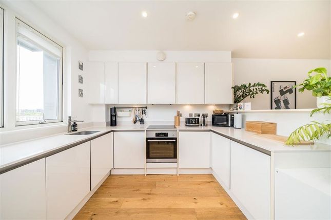 Flat 42, 27, Arklow Road, London photo 3