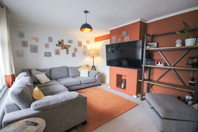 43, Knights Avenue, Bedford photo 2