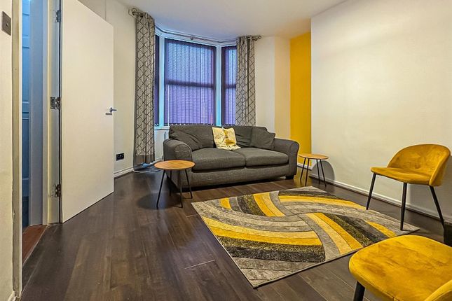 2, Tyn-Y-Coed Place, Cardiff photo 4