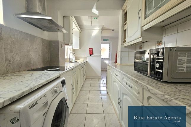 Ground Floor Flat, Beavers Lane, Hounslow photo 3