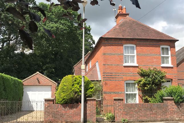 Thumbnail Detached house for sale in Battle Road, Newbury