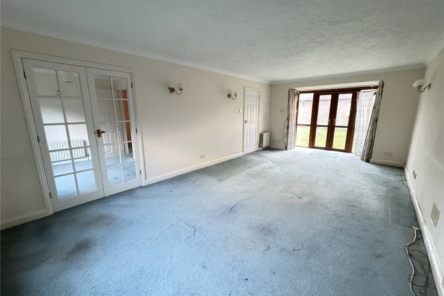 2, Pond Close, New Milton photo 2