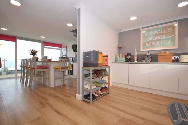 2 Fistral Court Pentire Avenue, Newquay photo 3
