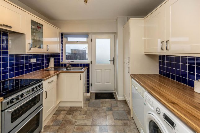 47, New Park Road, Bradford photo 3