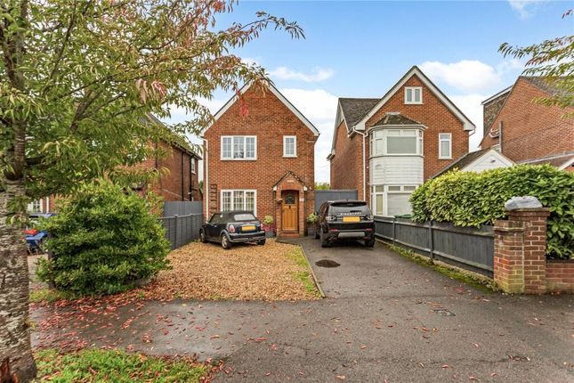 Thumbnail Detached house to rent in Oaken Grove, Newbury, Berkshire