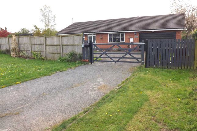 Thumbnail Bungalow for sale in Field View, Hickinwood Lane, Clowne, Chesterfield