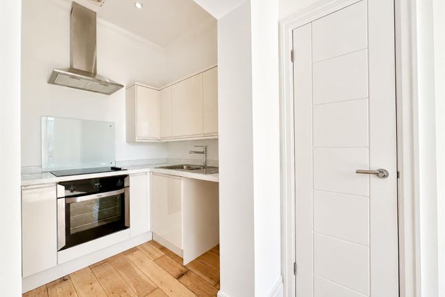 Flat 5, 25-29, Ashburnham Road, Hastings photo 4
