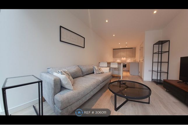 Flat, Tennyson Apartments Saffron Central Square, Croydon photo 5