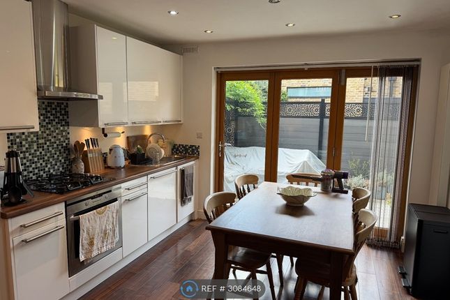 Englefield Road, London photo 4