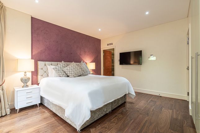 43, Clarendon Court, Maida Vale, London photo 4