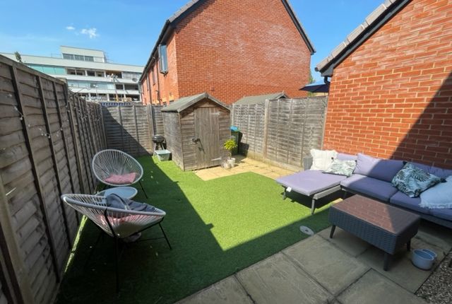 37, Southampton photo 2