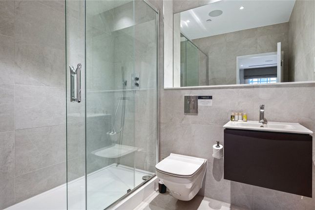 Flat for sale in Chancery Lane, London