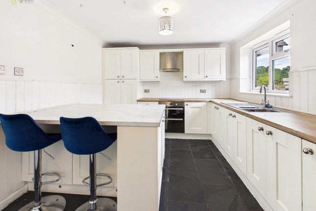 25, Peak Close, Rugeley photo 3