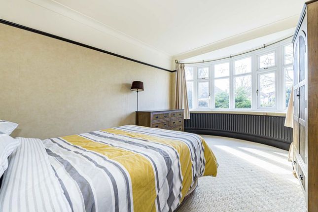 6, Grand Avenue, Surbiton photo 5